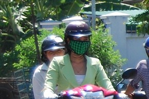 Dando tumbos por el Sureste Asi&aacute;tico - Jerem&iacute;as Poebe en el Tri&aacute;ngulo de Oro - Sombreros y Cascos Vietnam