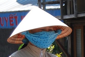 Dando tumbos por el Sureste Asi&aacute;tico - Jerem&iacute;as Poebe en el Tri&aacute;ngulo de Oro - Sombreros y Cascos Vietnam