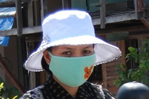 Dando tumbos por el Sureste Asi&aacute;tico - Jerem&iacute;as Poebe en el Tri&aacute;ngulo de Oro - Sombreros y Cascos Vietnam