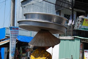 Dando tumbos por el Sureste Asi&aacute;tico - Jerem&iacute;as Poebe en el Tri&aacute;ngulo de Oro - Sombreros y Cascos Vietnam