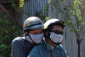 Dando tumbos por el Sureste Asi&aacute;tico - Jerem&iacute;as Poebe en el Tri&aacute;ngulo de Oro - Sombreros y Cascos Vietnam